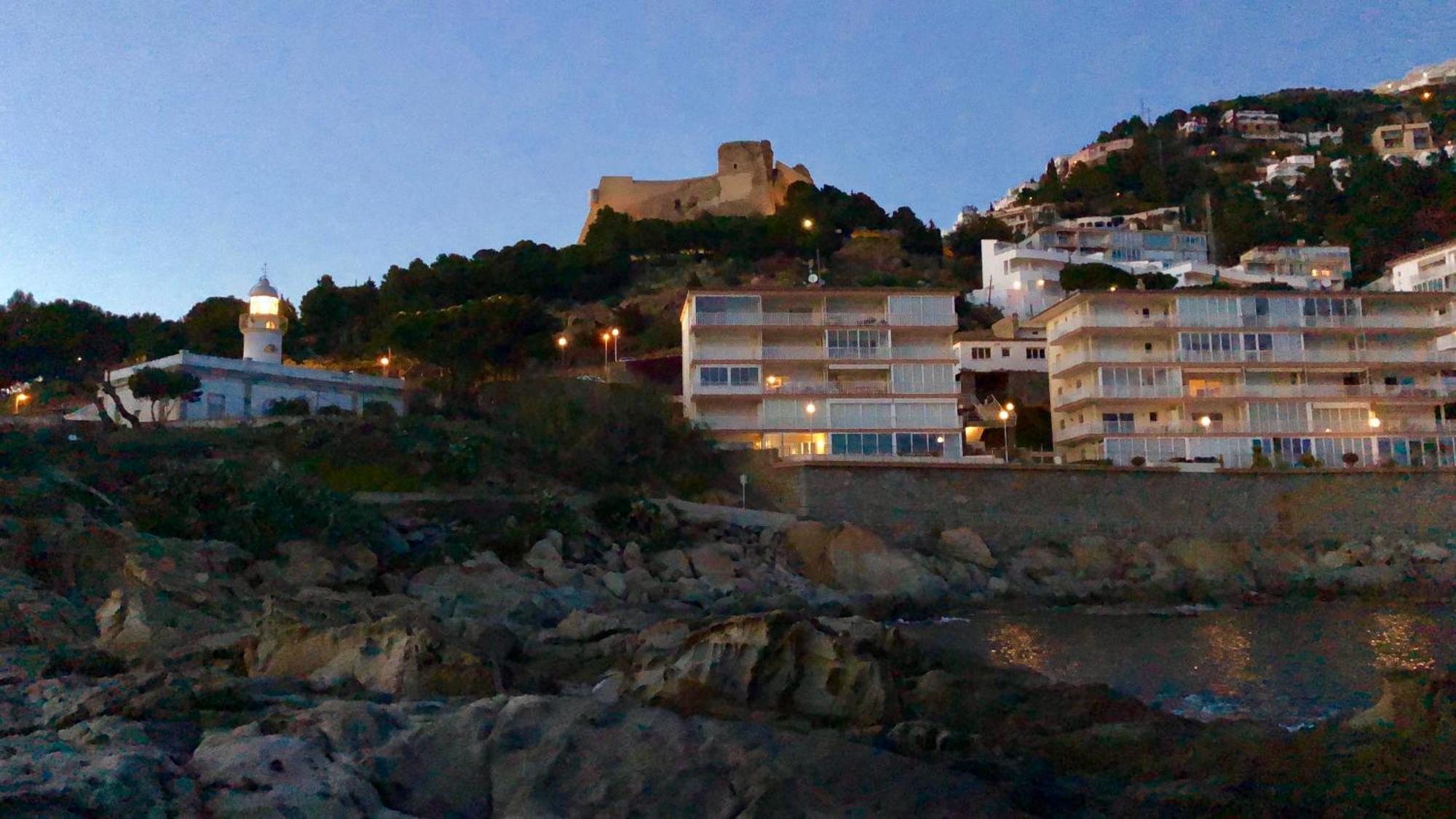 Magnifique Appartement En Front De Mer, Caneylles Rosas Exteriör bild